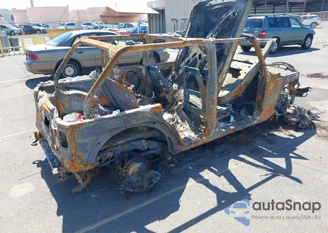 2015 Jeep Wrangler Unlimited Sport z USA, uszkodzony, nr VIN 1C4BJWDG0FL751574